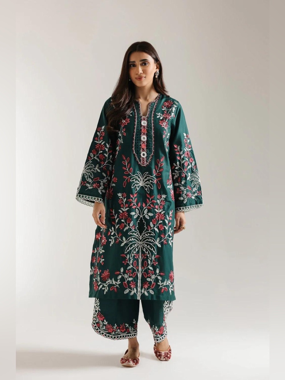 Women’s Dark Green Embroidered Kurta - Elegant Floral Design